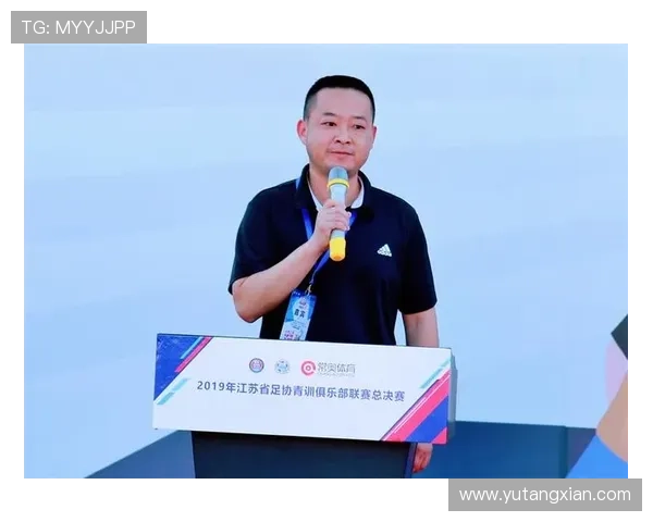 南京足球队总决赛特别报道：见证他们从默默无闻到辉煌崛起的成长历程